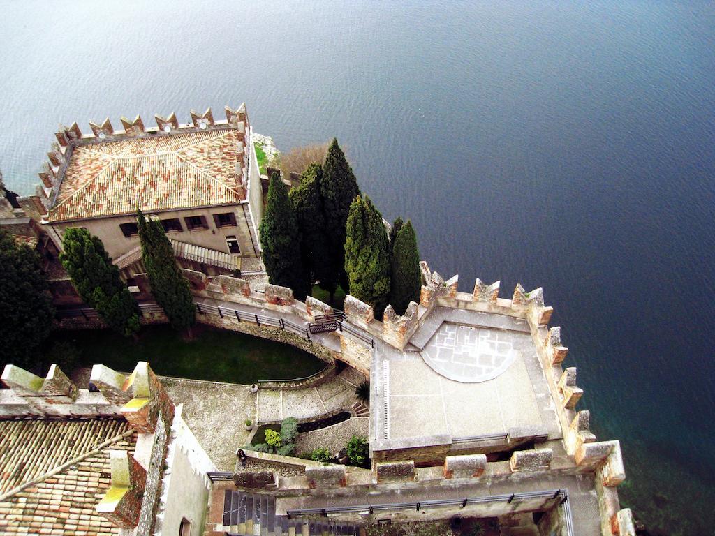 Antica Corte Albisano Torri Del Benaco Exterior foto