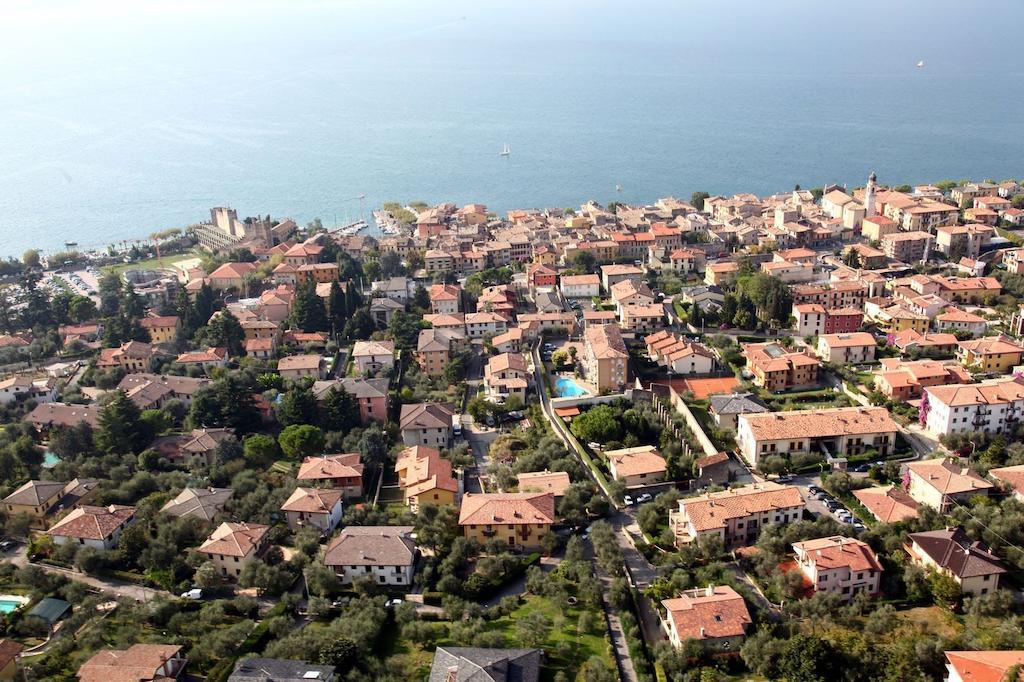 Antica Corte Albisano Torri Del Benaco Exterior foto